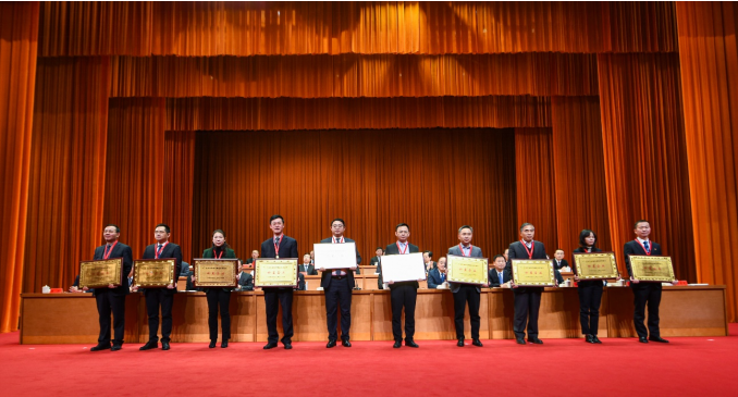 球友会蝉联殊荣